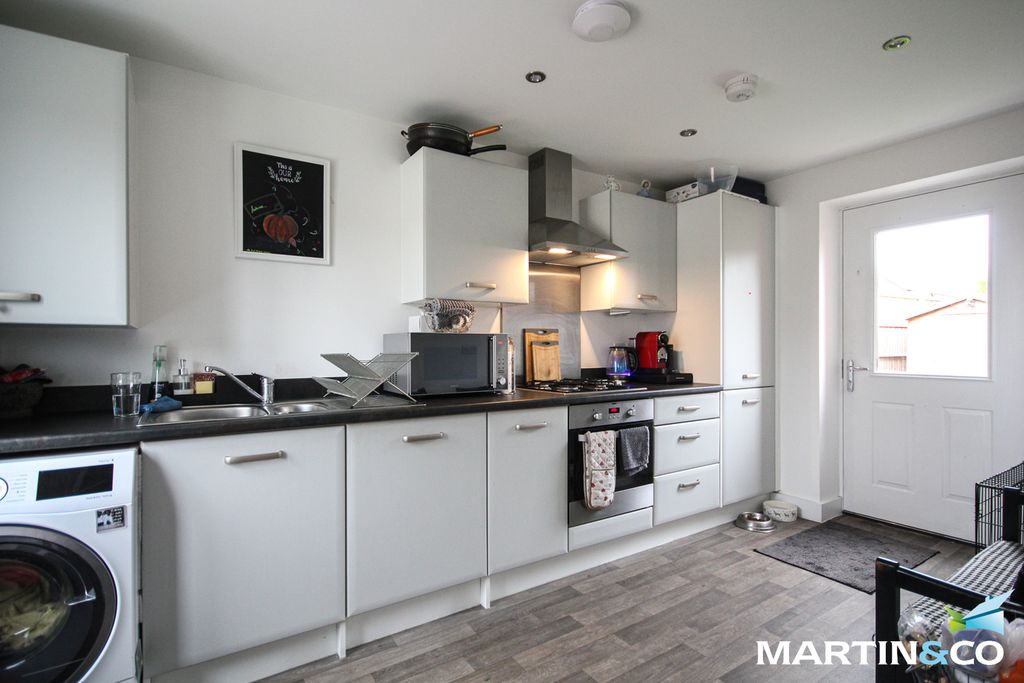 Property photo 2 of 9