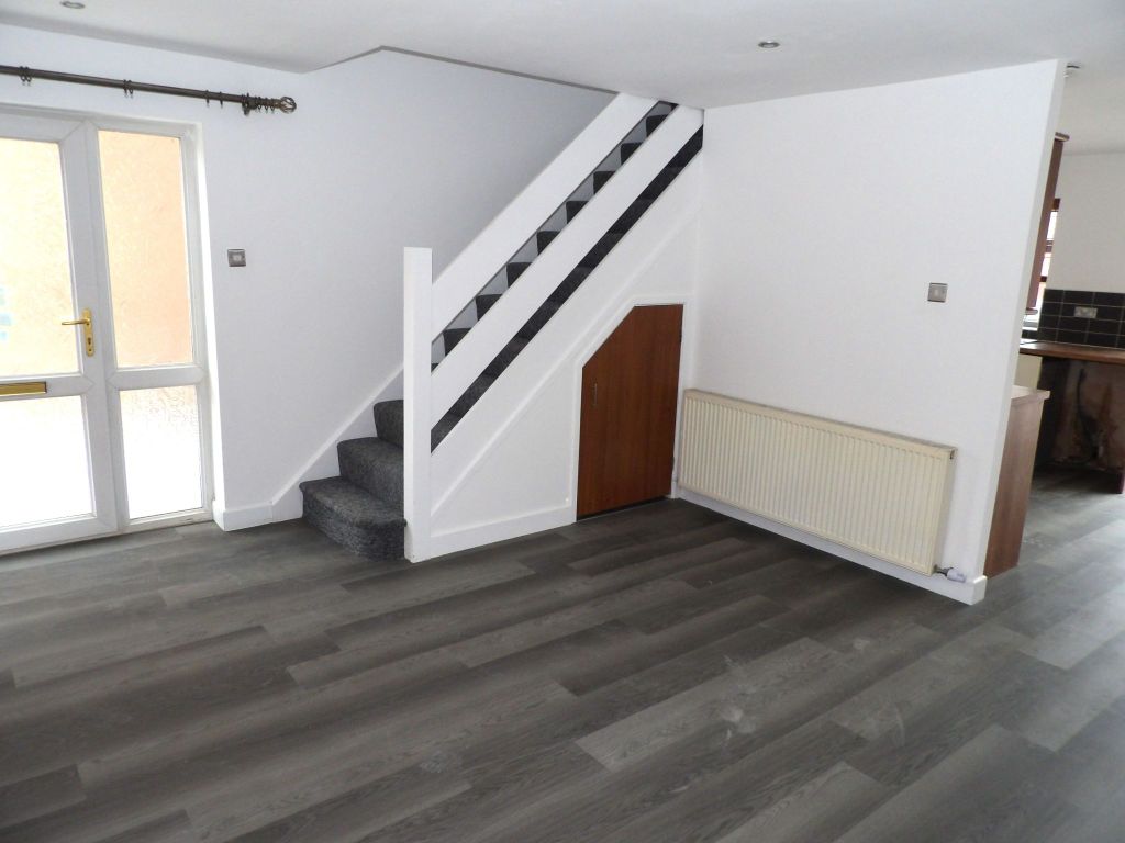 Property photo 3 of 10 Photograph 3