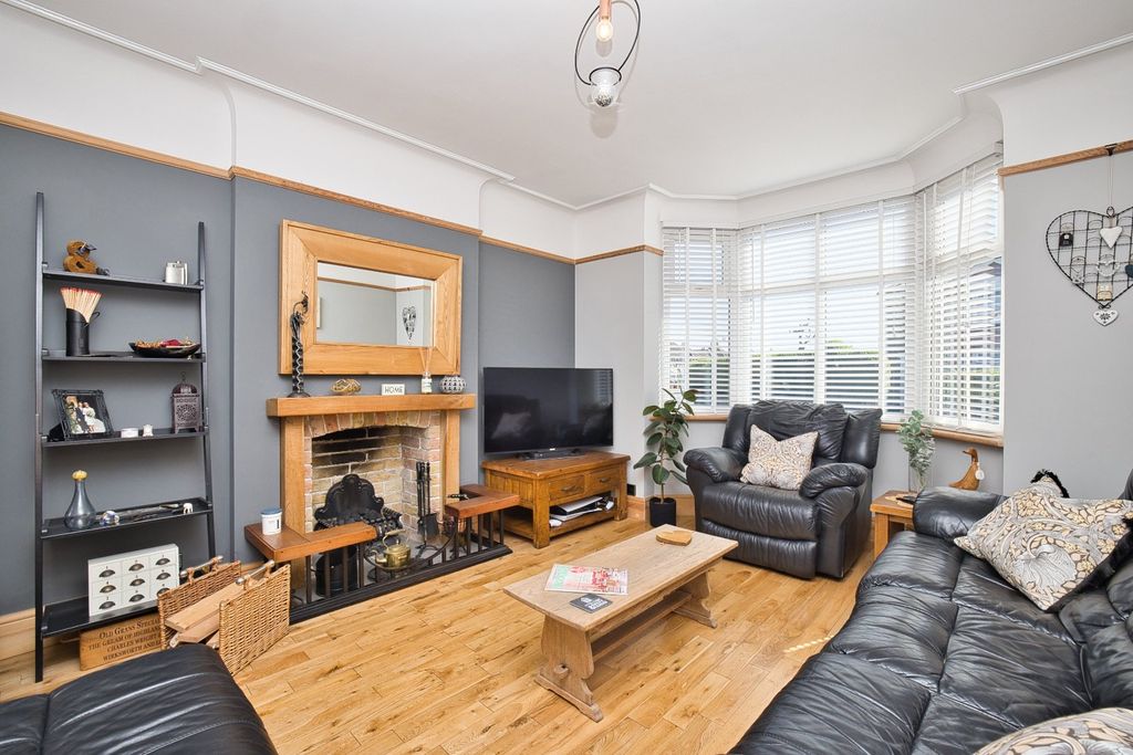 Property photo 2 of 27 Picture 2