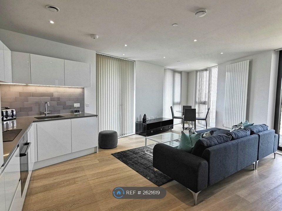 Property photo 3 of 16 Open-Plan Living