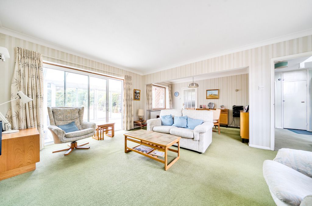Property photo 3 of 21 1510962-11-6A86Db...