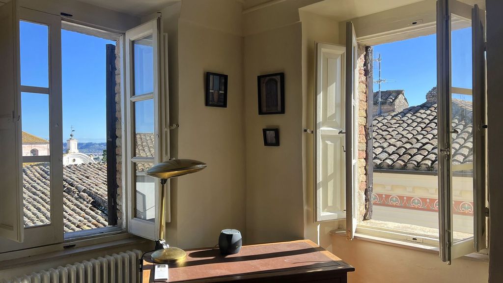 Property photo 2 of 46