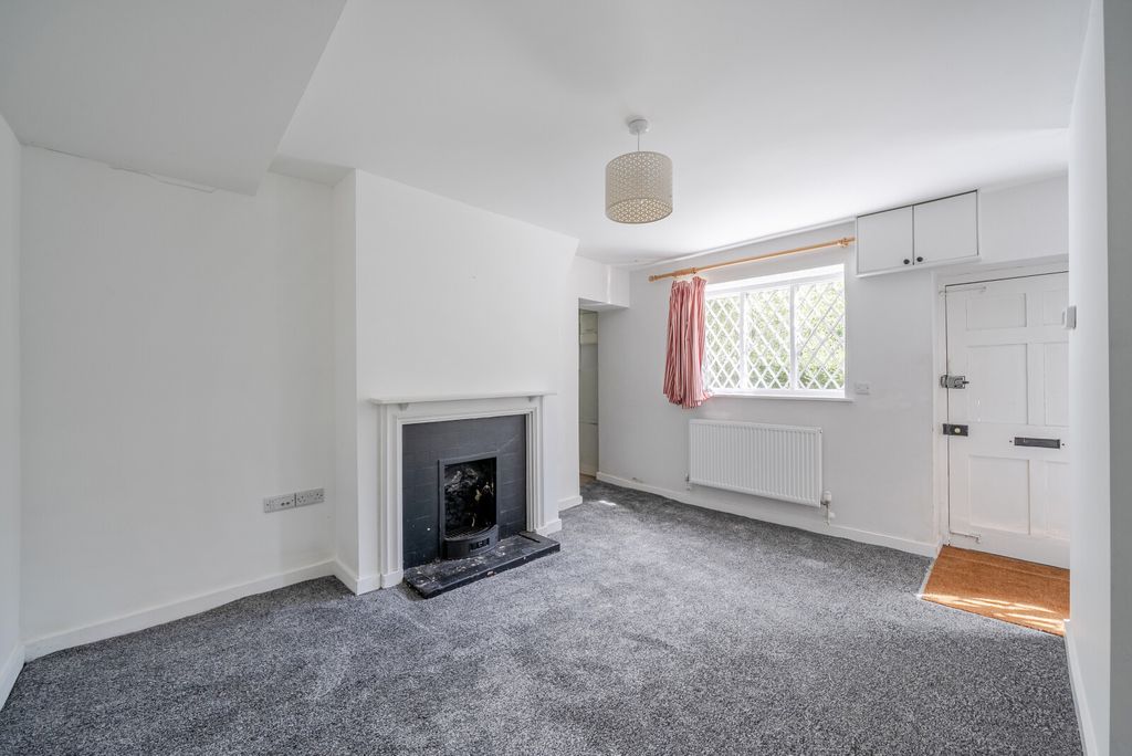 Property photo 2 of 13 1484608-11-6A423c...