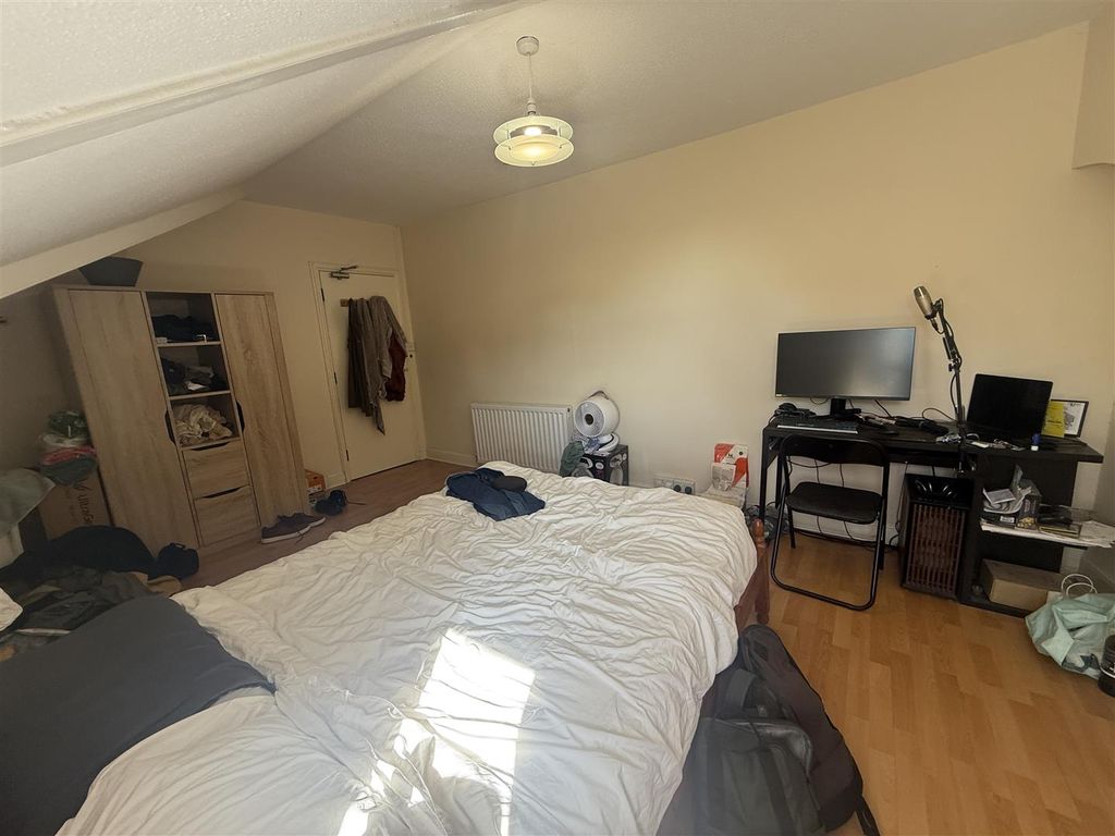 Property photo 3 of 4 Room 3