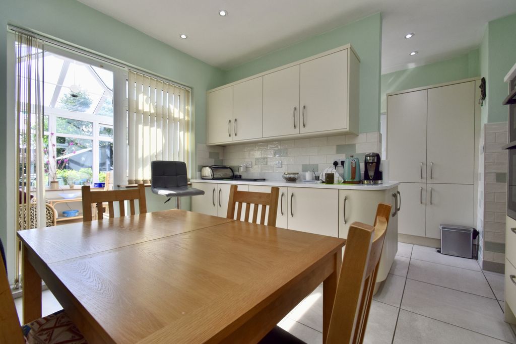 Property photo 3 of 19 Gallery