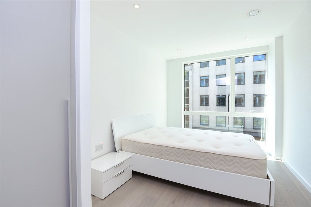 Property photo 3 of 8 Picture No. 19