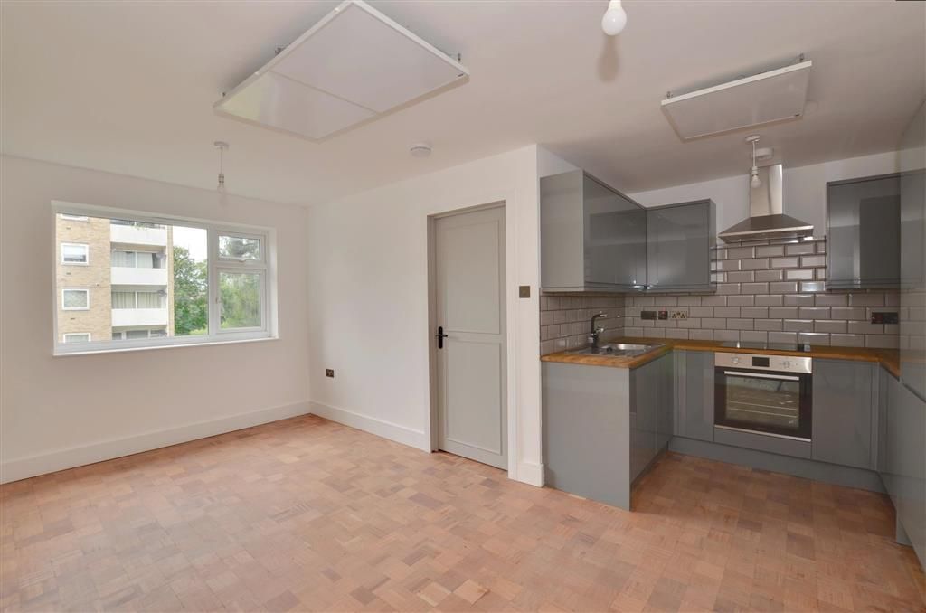 Property photo 3 of 11 Kitchen/ Living Room