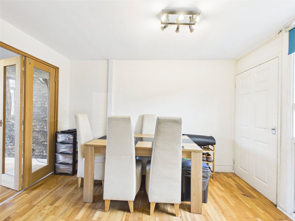 Property photo 3 of 11 Picture No. 19