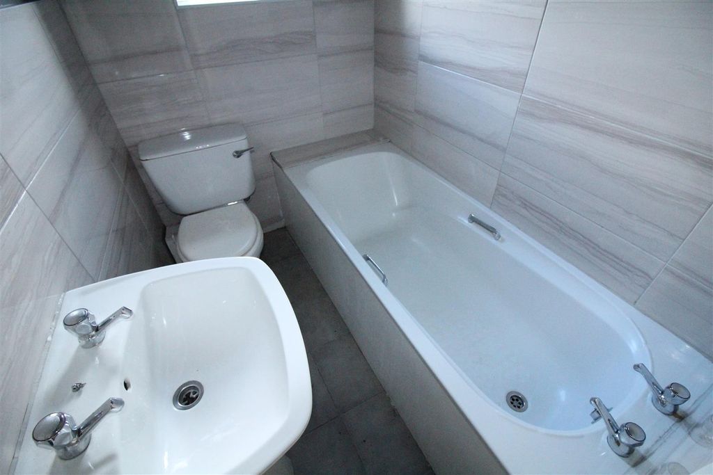 Property photo 3 of 7 Img_8205.Jpg