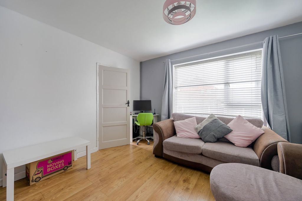 Property photo 3 of 19