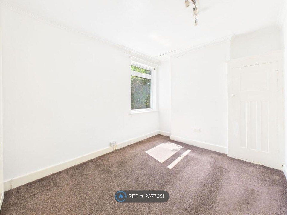 Property photo 3 of 8 1st Bedroom