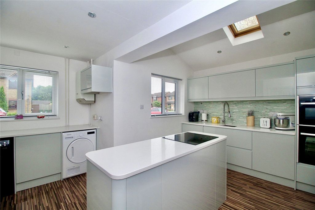 Property photo 3 of 12 Living Kitchen