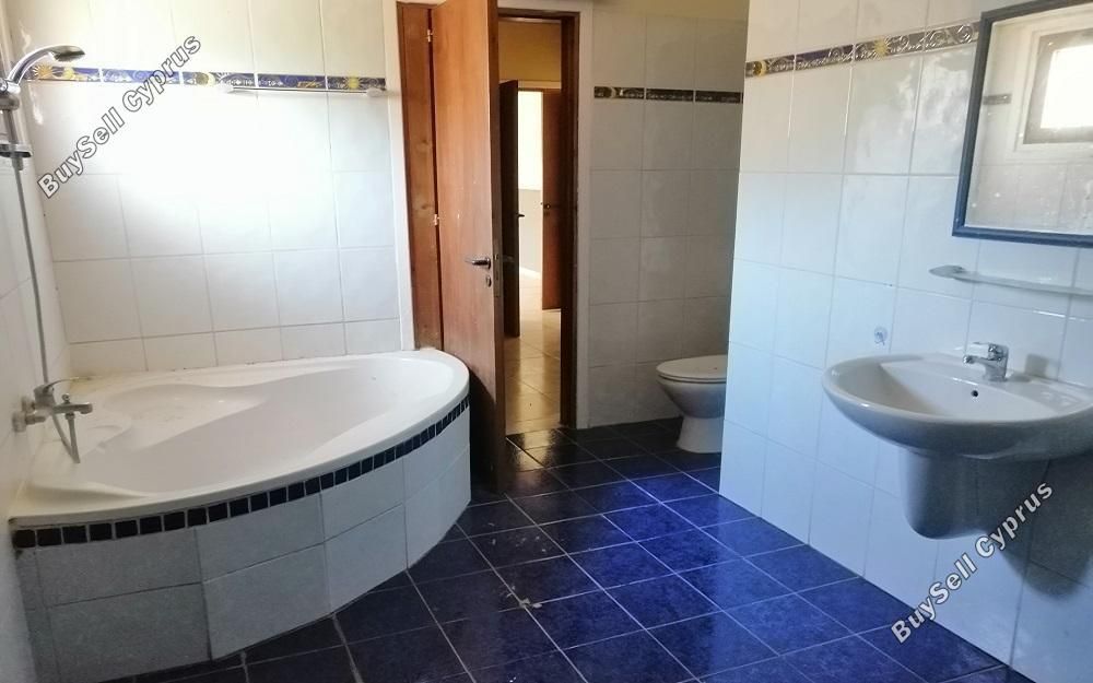 Property photo 3 of 3
