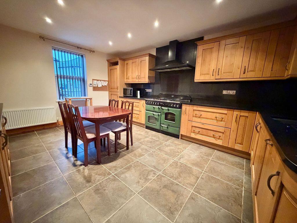 Property photo 3 of 13 Dining Kitchen