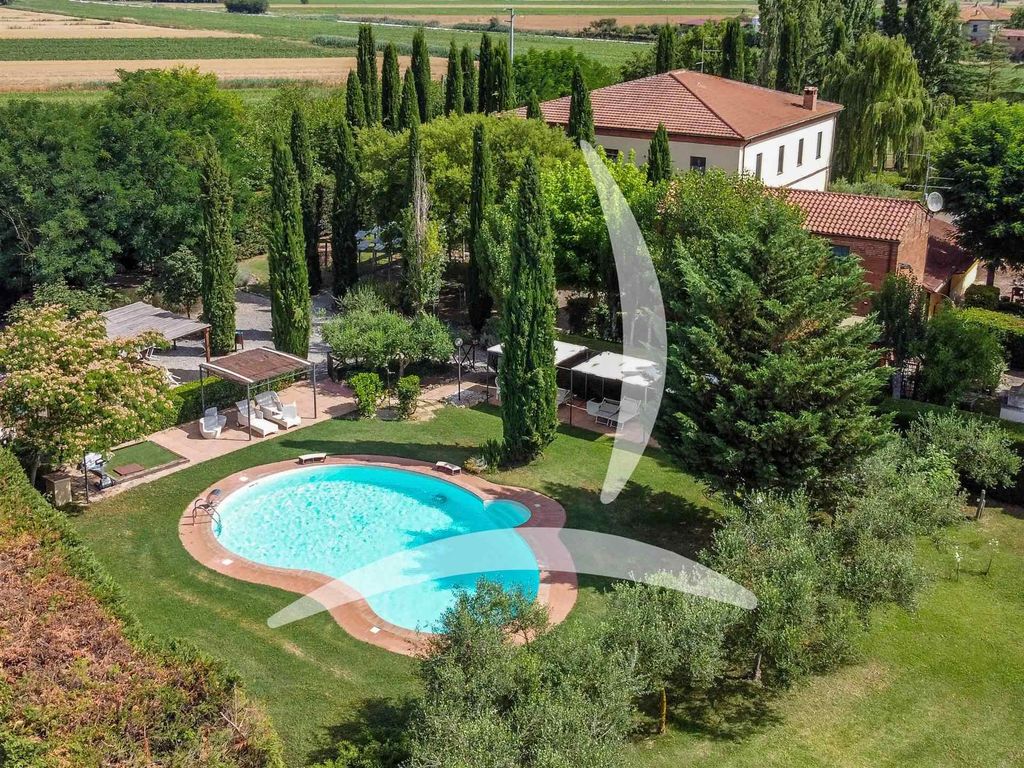 Property photo 1 of 30