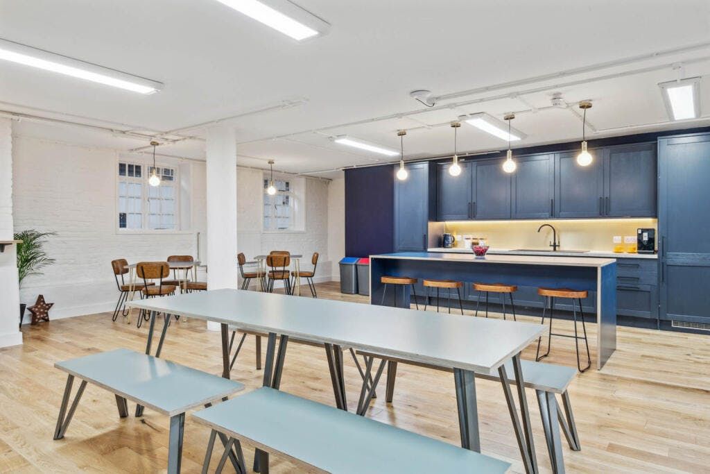 Property photo 2 of 4 182516_2070387Fh_Img_02_0000.Jpeg