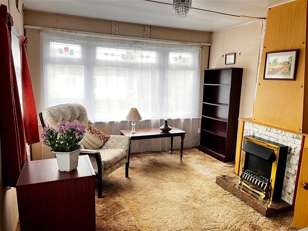 Property photo 3 of 8 Lounge Area