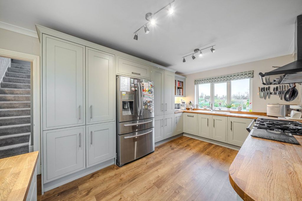 Property photo 3 of 28 Picture No. 27