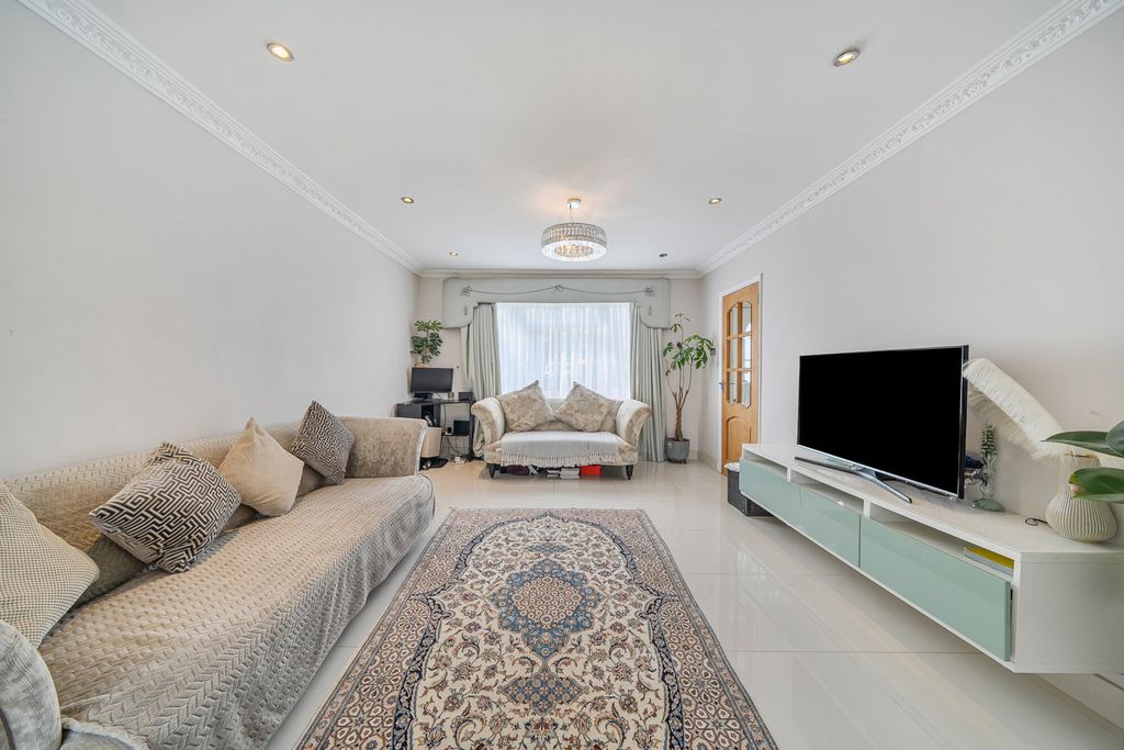 Property photo 2 of 20 1434598-9-69Ca7Fc...