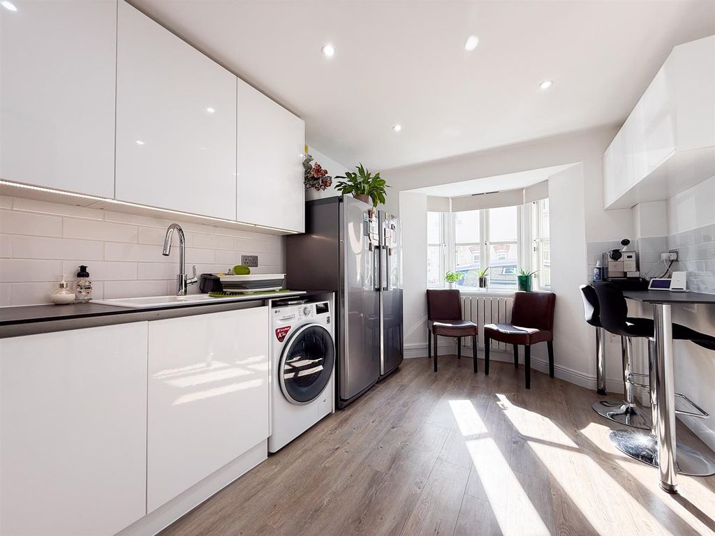 Property photo 3 of 13 Kitchen