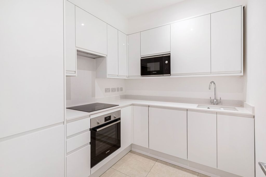Property photo 2 of 8 Kitchen