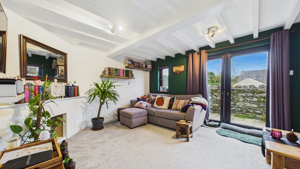 Property photo 2 of 20