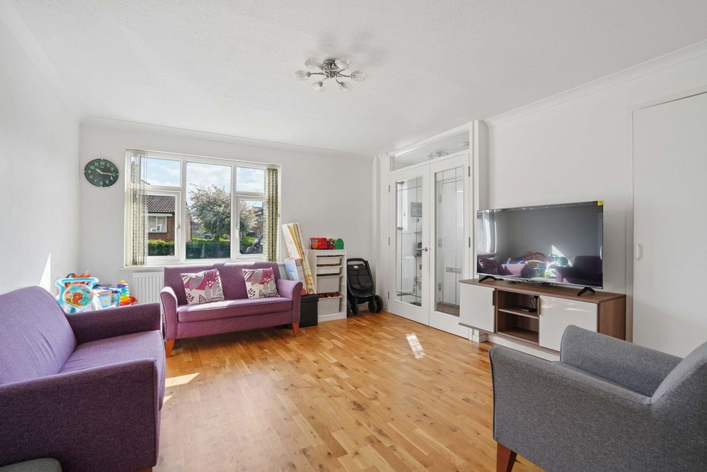 Property photo 2 of 16