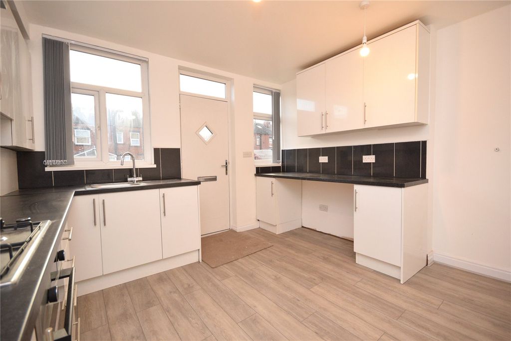 Property photo 3 of 7 Picture No. 25