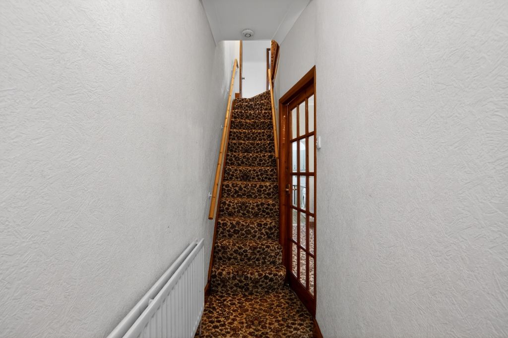 Property photo 2 of 25