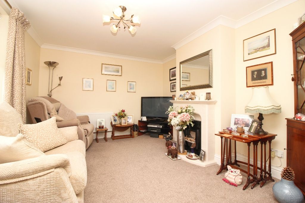 Property photo 3 of 13 Lounge