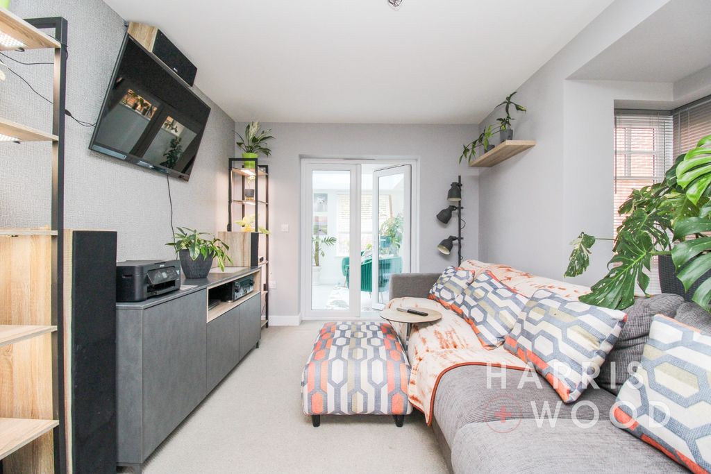 Property photo 3 of 32 4028537