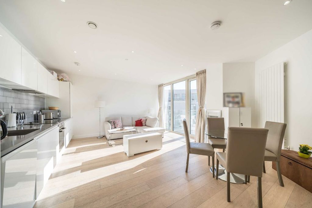 Property photo 3 of 9