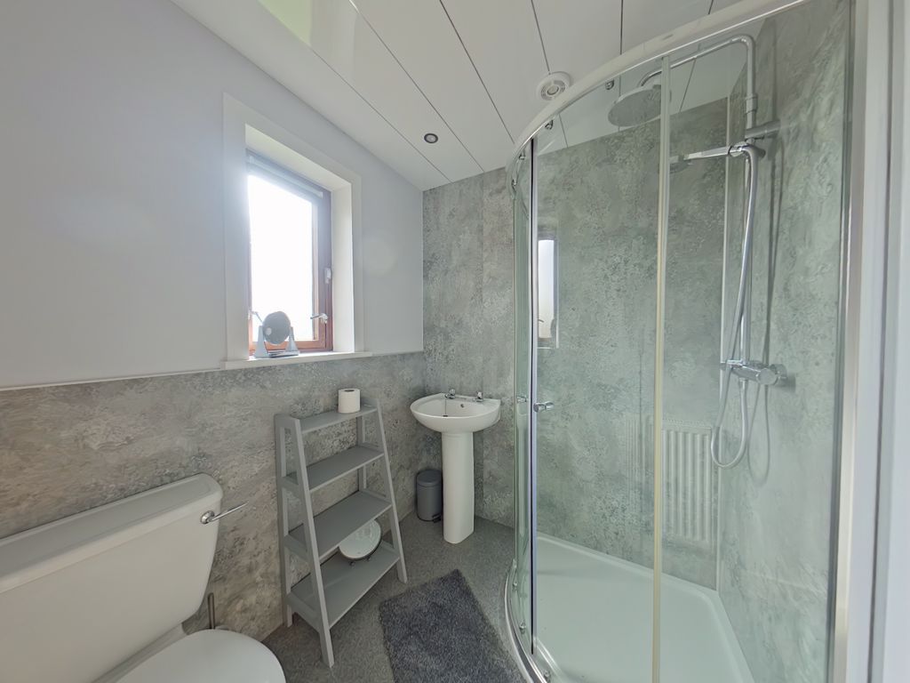 Property photo 3 of 6 Photo 6