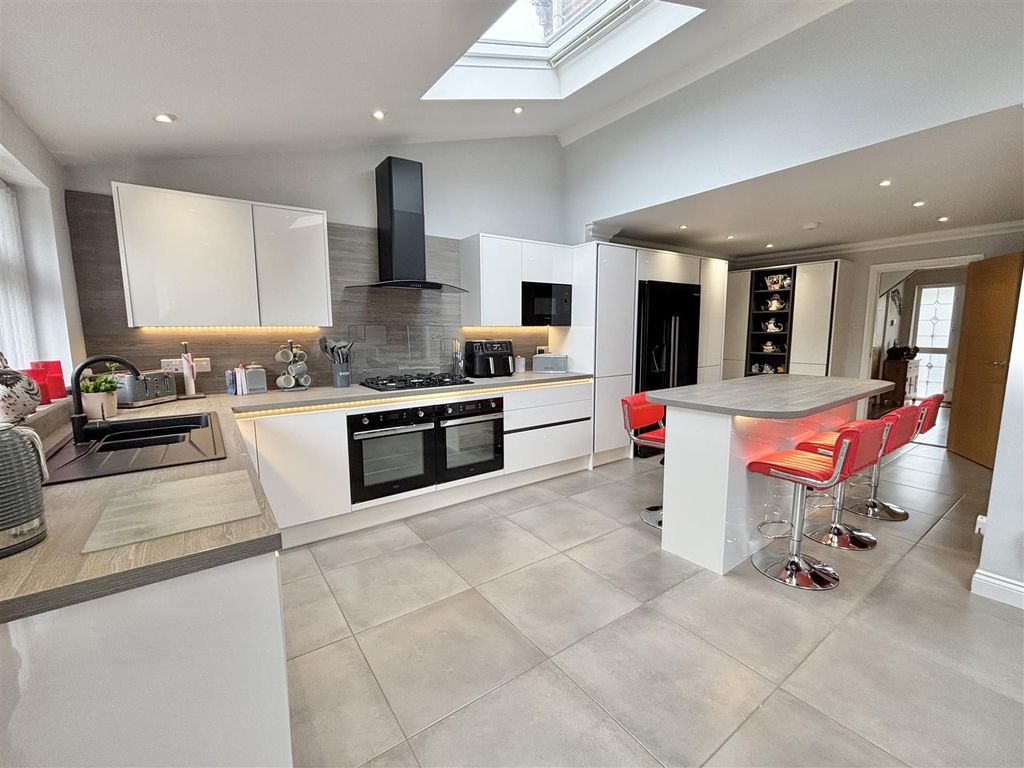 Property photo 2 of 20 Img_8399.Jpg