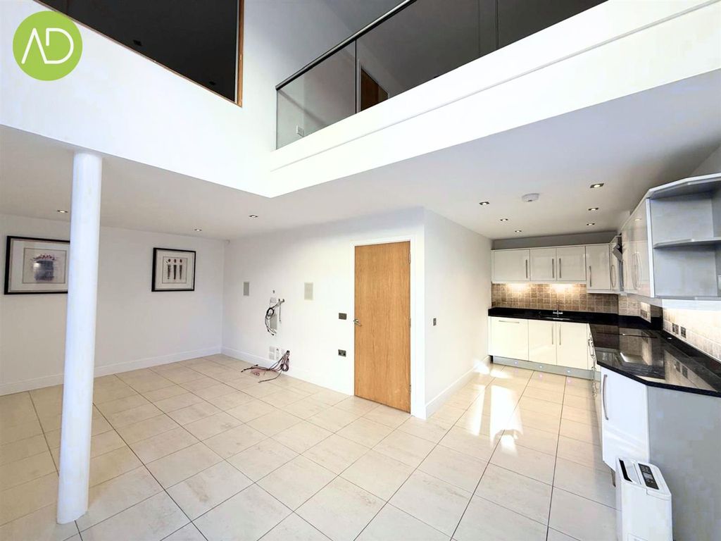 Property photo 3 of 10 14.Jpg