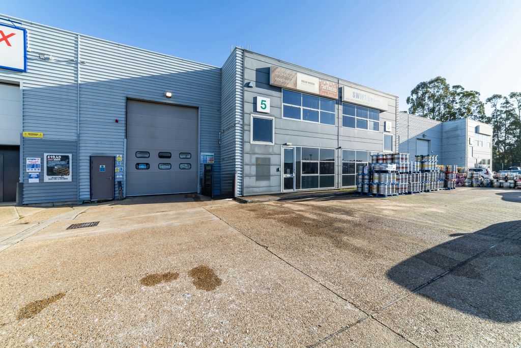 Property photo 2 of 7 Orchard Trade Park (Unit 5)_126.Jpg