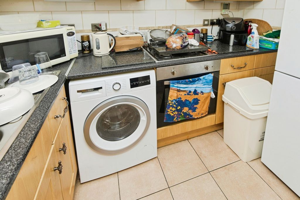 Property photo 3 of 13 Kitchen