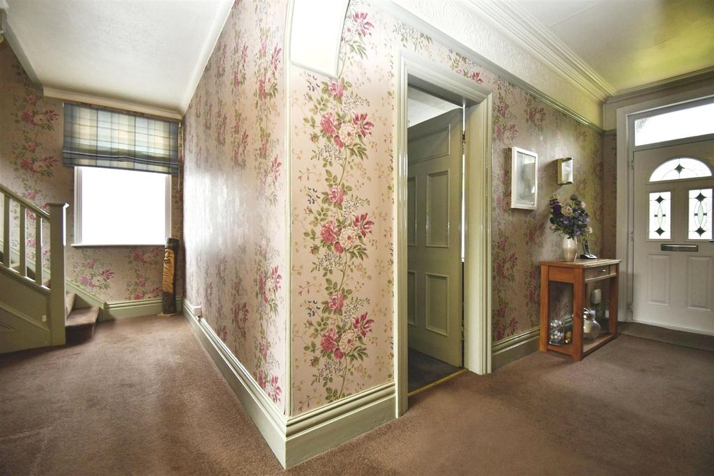 Property photo 1 of 38 Entrance Hallway