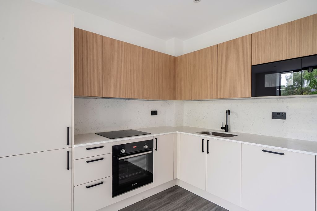 Property photo 2 of 10 Kitchen