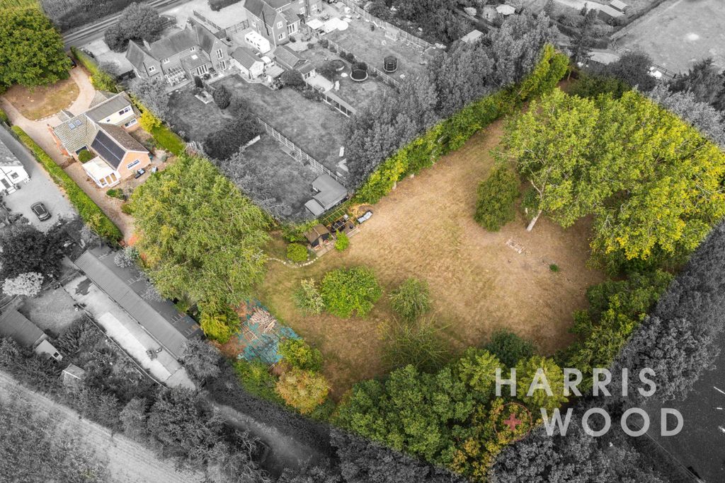 Property photo 2 of 58 4449261