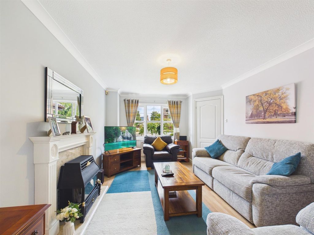 Property photo 3 of 14 Cam02435G0-Pr0357-Still013.Jpg