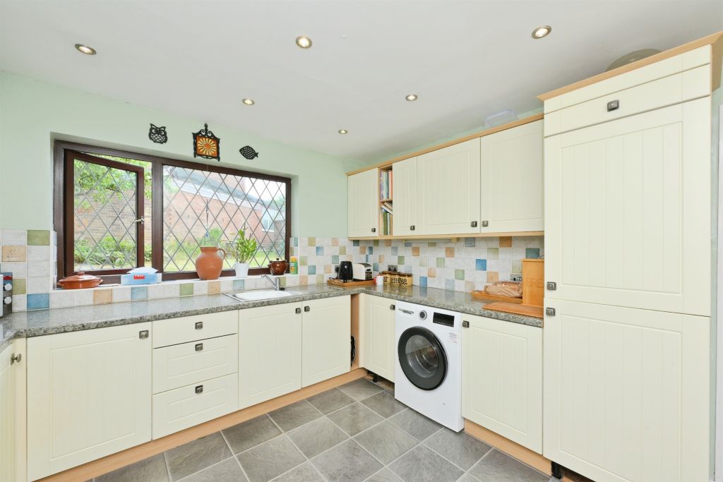 Property photo 2 of 16