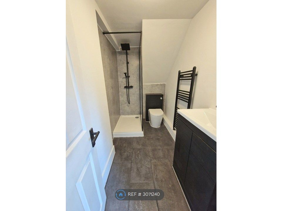Property photo 2 of 3