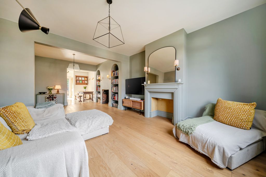 Property photo 2 of 15