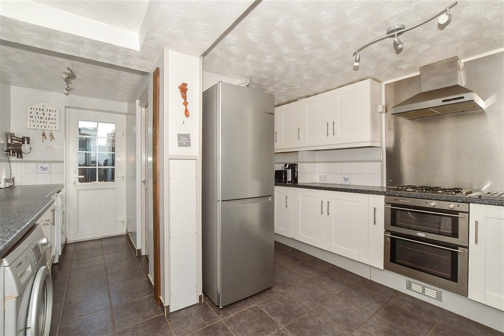 Property photo 2 of 18 Kitchen