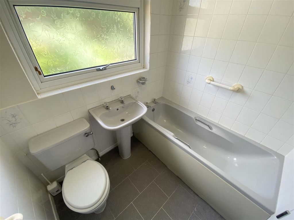 Additional image 9 of 3 bed detached bungalow to rentGalley Lane, Newport PO30