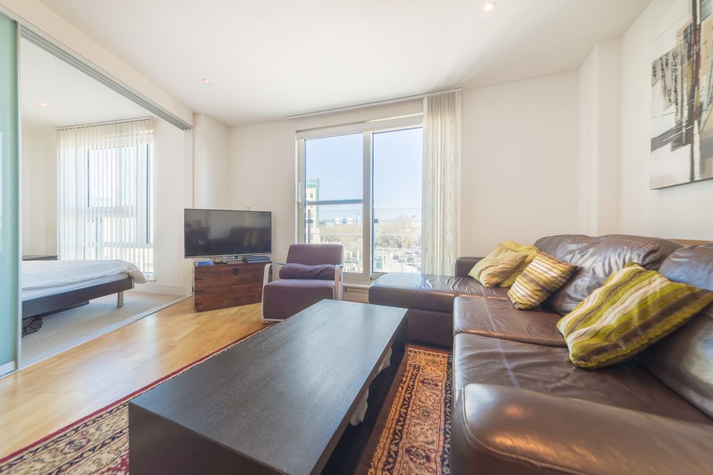 Property photo 1 of 15 Photo 7