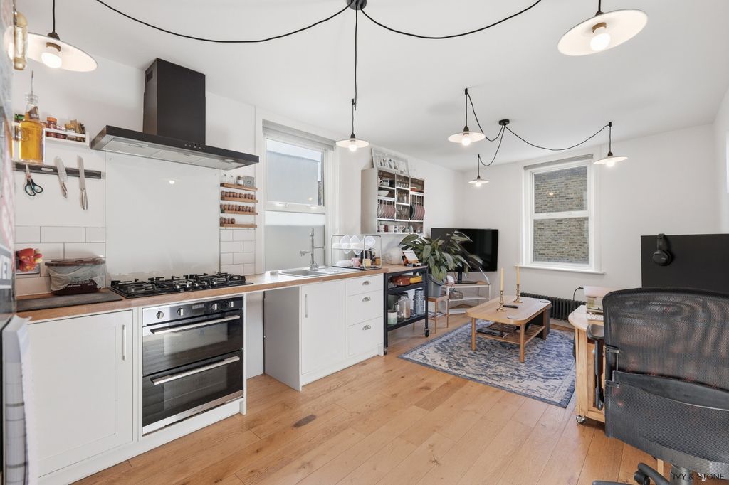 Property photo 1 of 16 4597780