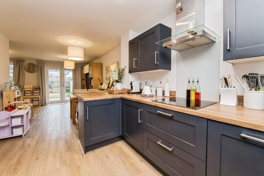 Property photo 3 of 20 Pbox-Img.Jpg