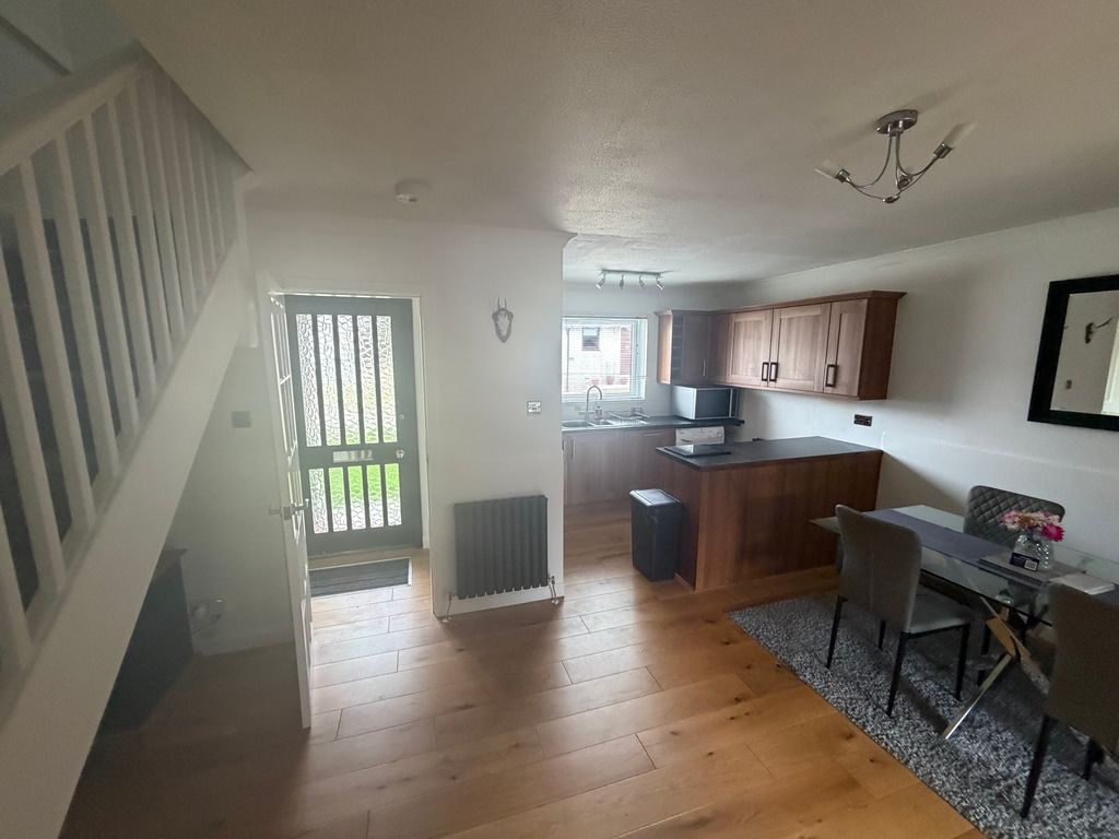 Property photo 2 of 30